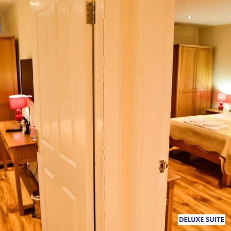 Edinburgh City Suites Bagian luar foto