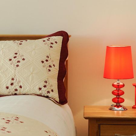 Edinburgh City Suites Bagian luar foto