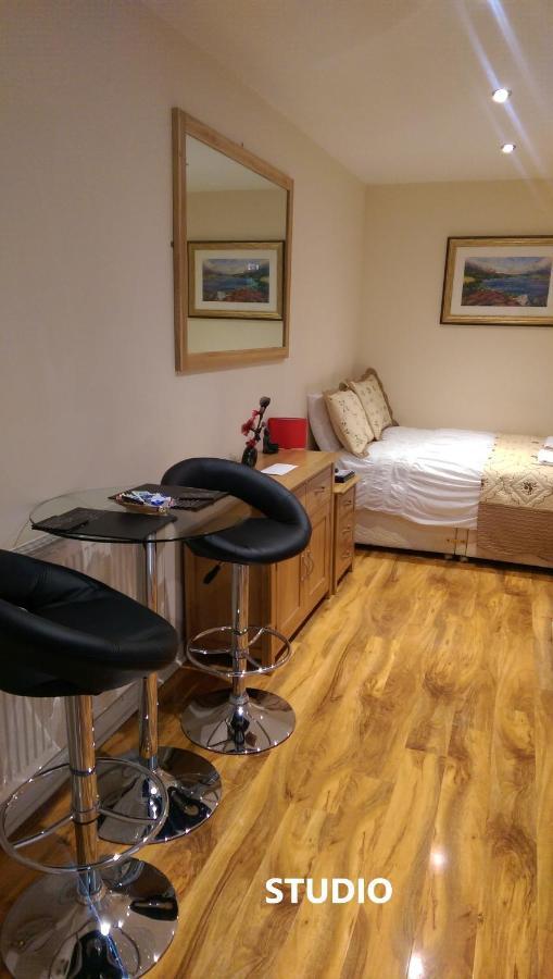 Edinburgh City Suites Bagian luar foto