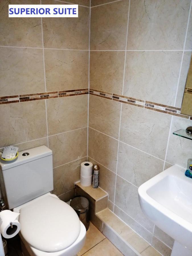 Edinburgh City Suites Bagian luar foto