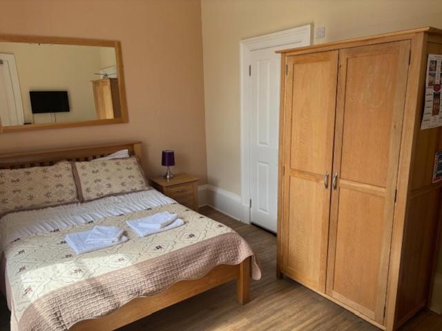 Edinburgh City Suites Bagian luar foto