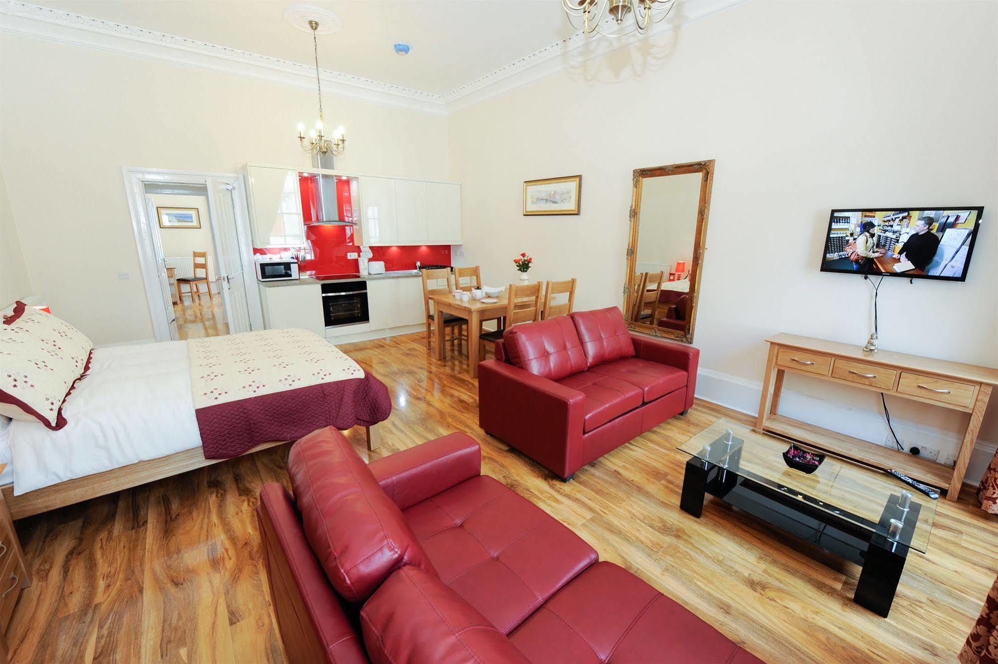 Edinburgh City Suites Bagian luar foto