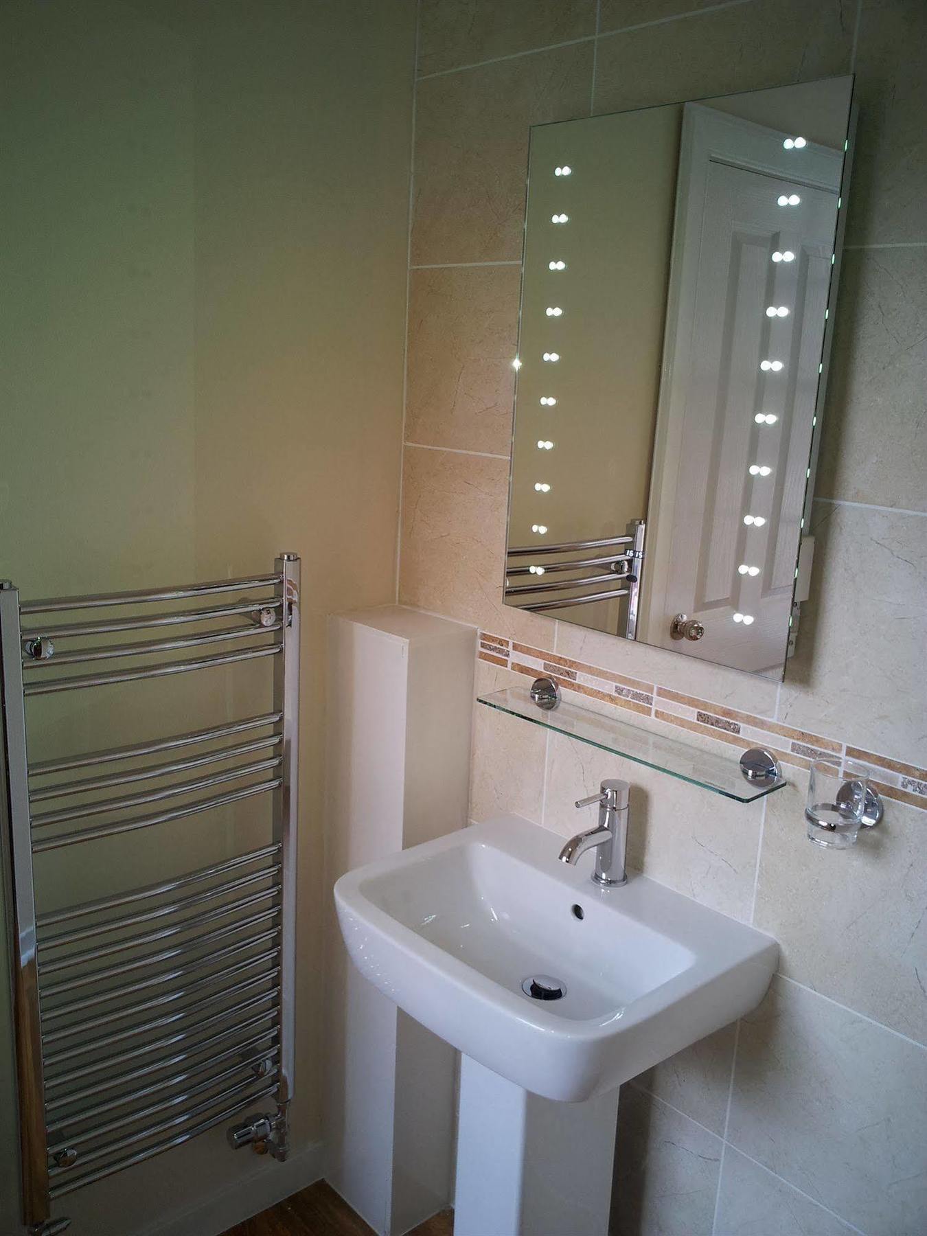 Edinburgh City Suites Bagian luar foto