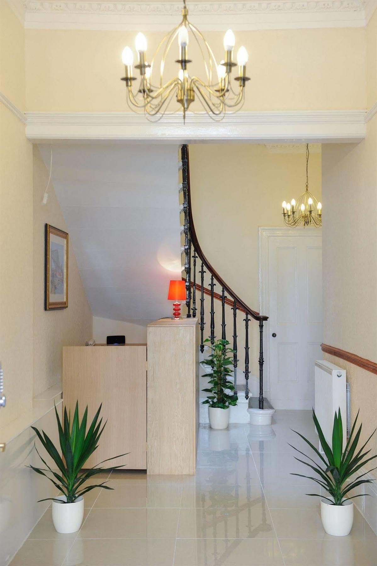 Edinburgh City Suites Bagian luar foto