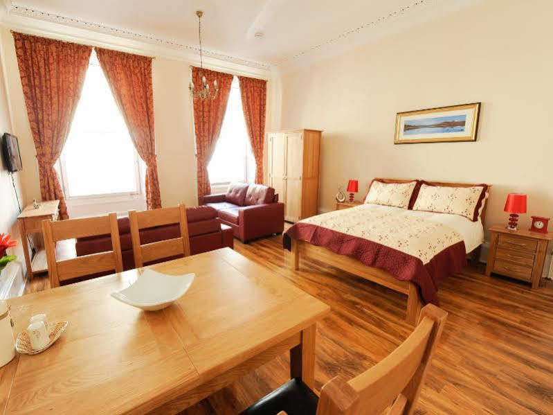 Edinburgh City Suites Bagian luar foto